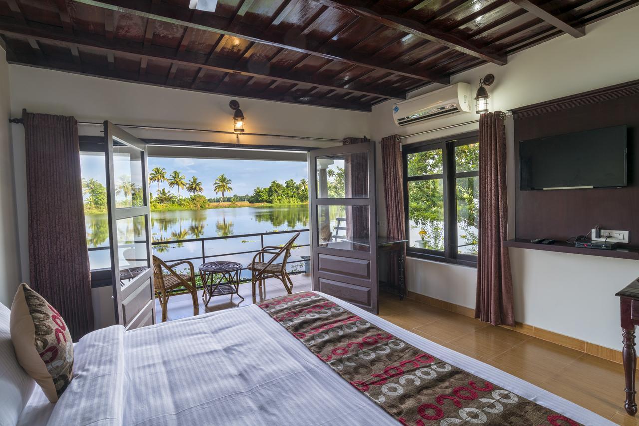 Warmth Lake Haven Alappuzha Eksteriør billede