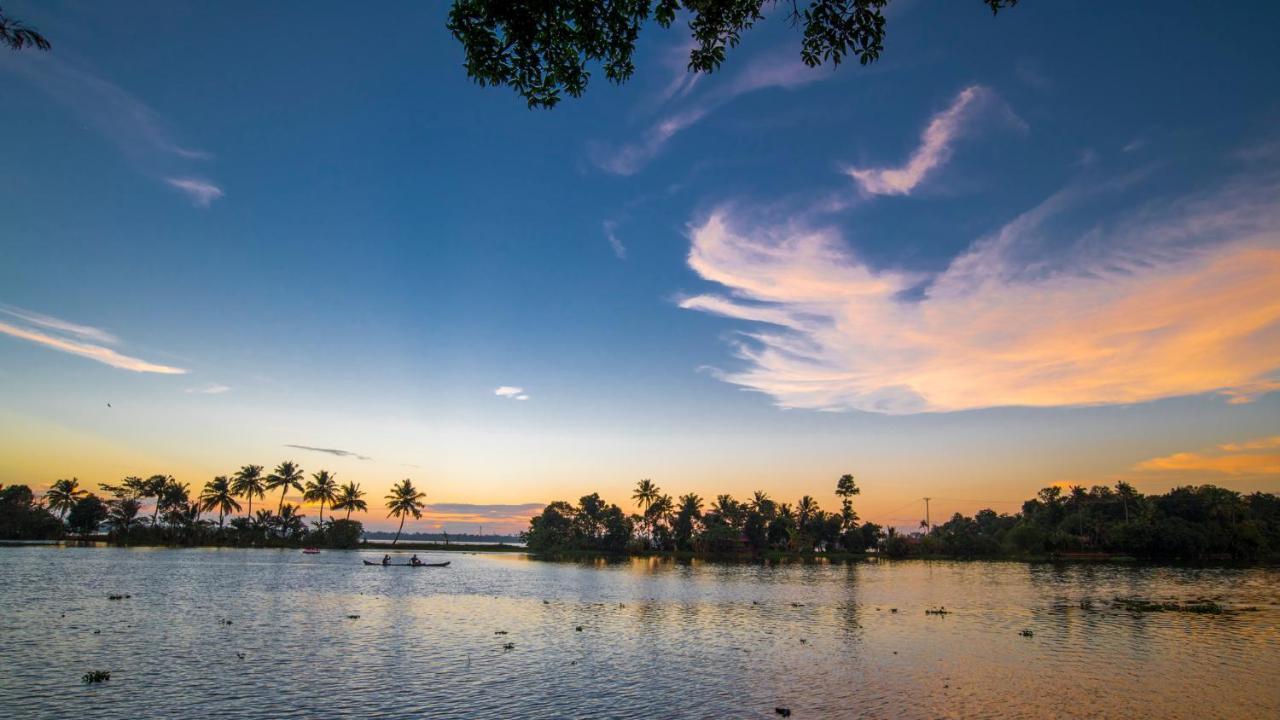 Warmth Lake Haven Alappuzha Eksteriør billede