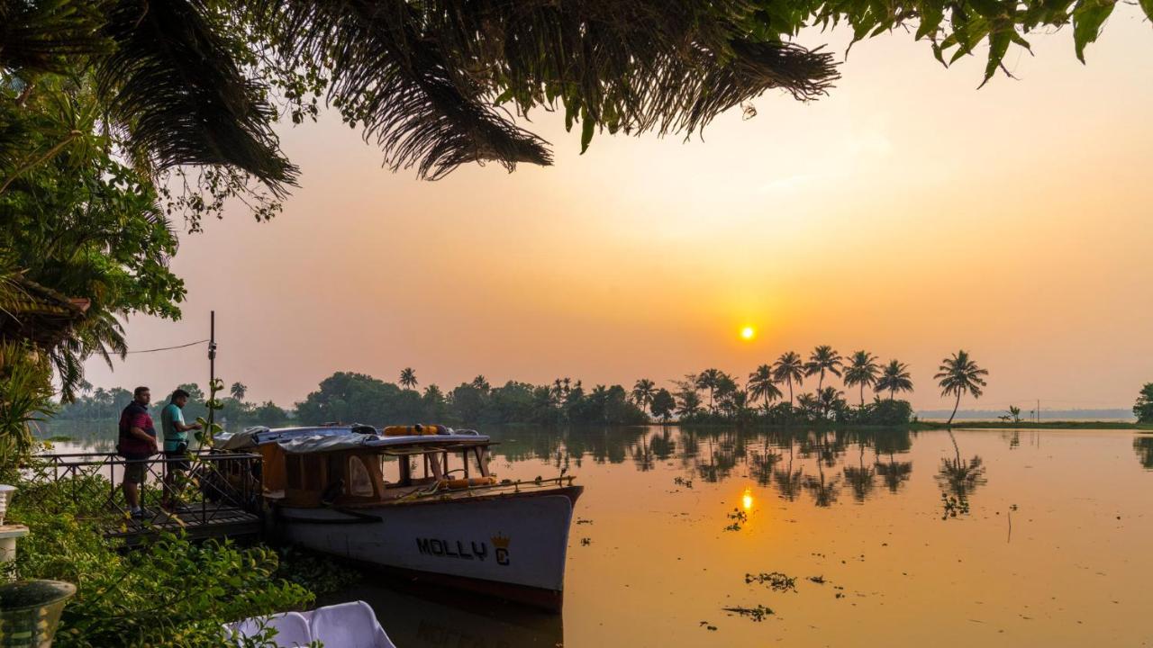 Warmth Lake Haven Alappuzha Eksteriør billede